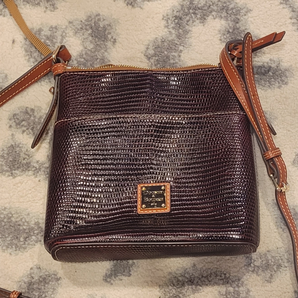 DOONEY AND BOURKE CROC DARK BURGUNDY CROSSBODY